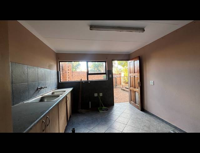 4 BEDROOM HOUSE FOR SALE IN MEYERSDAL